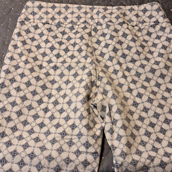 New Directions Blue and white crops size 12 - Picture 4 of 4